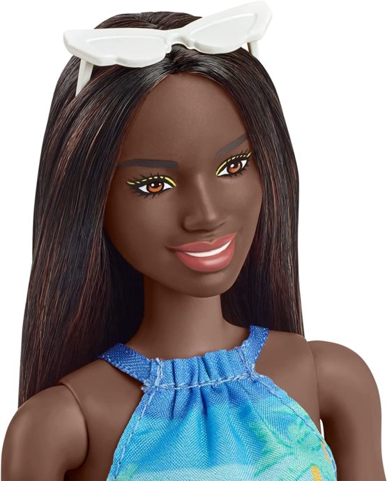 Barbie Loves The Ocean Beach-Themed Doll (11.5-inch Brunette), Made from Recycled Plastics, Wearing Fashion & Accessories, Gift for 3 to 7 Year Olds